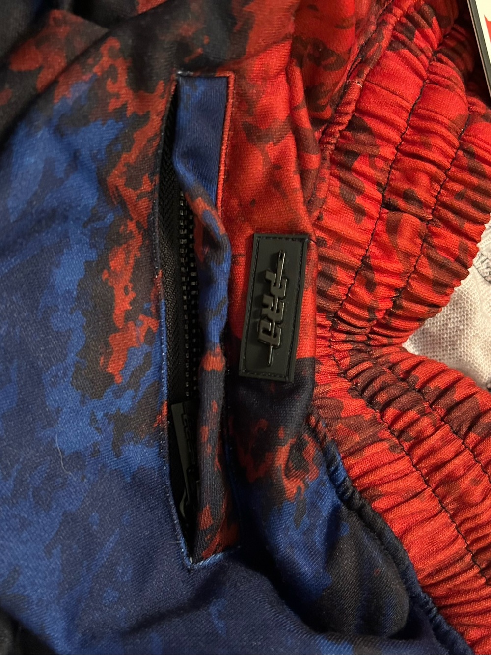 NWT Large Men's Chicago Bulls Pro Standard Americana Dip-Dye Shorts - Picture 7 of 7